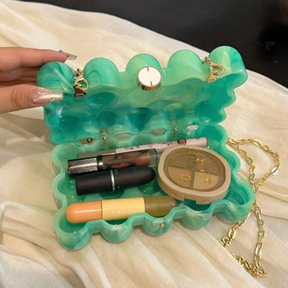 STATEMENT BUBBLE CLUTCH - Picture 12 of 16